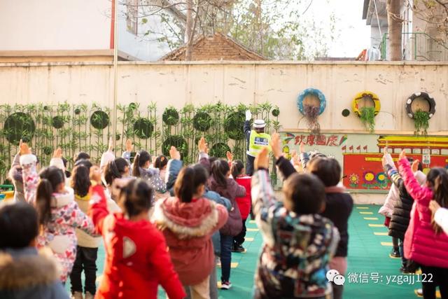 禹州交警深入幼儿园开展安全宣传活动 禹州交警深入幼儿园开展安全宣传活动