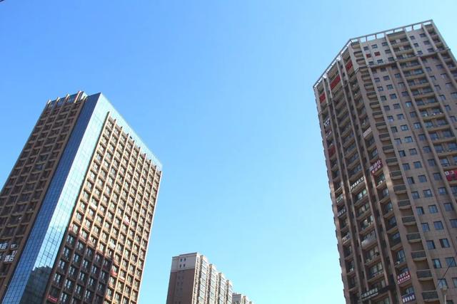 天蓝气爽!禹州限行第一天迎来迷人”限行蓝“! 天蓝气爽!禹州限行第一天迎来迷人”限行蓝“!