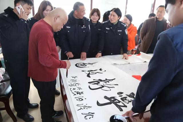 情暖百姓 福进万家“艺术进万家”活动走进褚河镇肖庄社区 情暖百姓 福进万家“艺术进万家”活动走进褚河镇肖庄社区