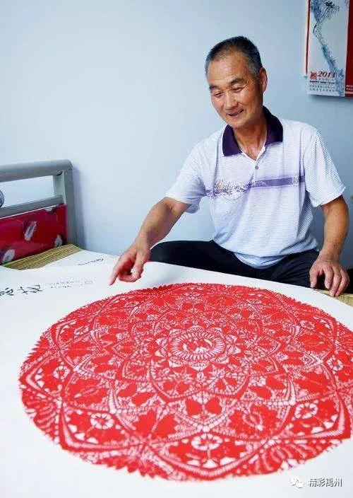 耄耋老人剪纸忙,“十二生肖”来贺岁 耄耋老人剪纸忙,“十二生肖”来贺岁