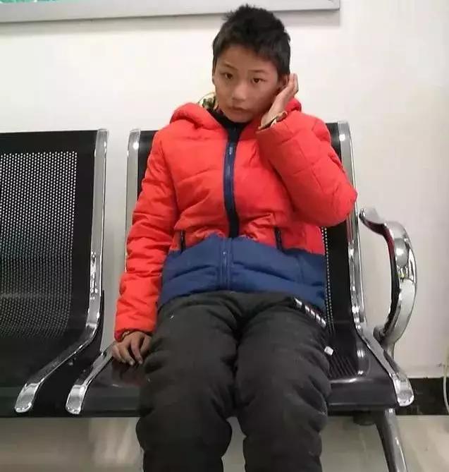 一走失男童误上禹州服务区附近高速 急寻父母 一走失男童误上禹州服务区附近高速 急寻父母