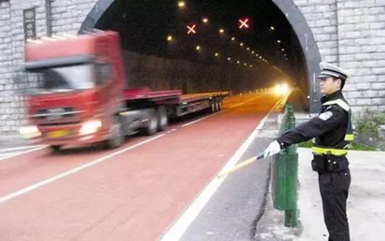 紧急提醒!禹州车友们高速公路出现“新标志”违章就罚200 紧急提醒!禹州车友们高速公路出现“新标志”违章就罚200