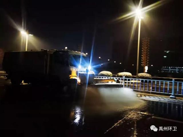 禹州环卫“以雪为令”在行动 抗冰除雪保障通 禹州环卫“以雪为令”在行动 抗冰除雪保障通