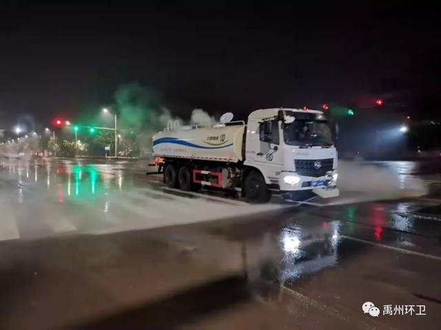 禹州环卫“以雪为令”在行动 抗冰除雪保障通 禹州环卫“以雪为令”在行动 抗冰除雪保障通