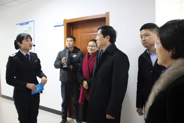 专家齐聚禹州实地调研卫生监督机构规范化建设工作 专家齐聚禹州实地调研卫生监督机构规范化建设工作