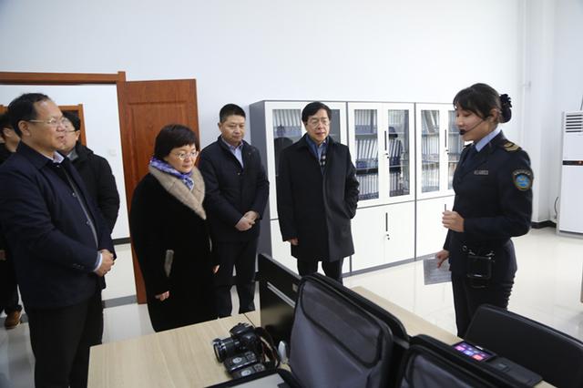 国家卫健委监督局巡视员孟群、省卫建委副主任黄红霞带队莅临禹州调研卫生健康工作 国家卫健委监督局巡视员孟群、省卫建委副主任黄红霞带队莅临禹州调研卫生健康工作