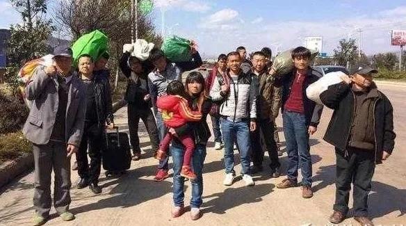 因为63万元,这56个外地人拉着2个禹州人不松手,到底咋回事? 因为63万元,这56个外地人拉着2个禹州人不松手,到底咋回事?