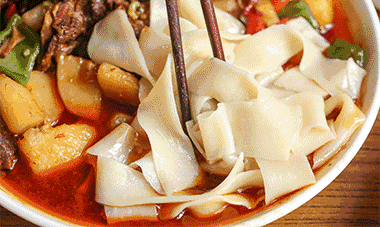 100份大盘鸡免费送!御湖湾南门这家新开的“鸡”店,彻底让我沦陷! 100份大盘鸡免费送!御湖湾南门这家新开的“鸡”店,彻底让我沦陷!