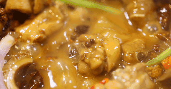 100份大盘鸡免费送!御湖湾南门这家新开的“鸡”店,彻底让我沦陷! 100份大盘鸡免费送!御湖湾南门这家新开的“鸡”店,彻底让我沦陷!