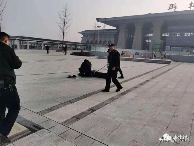 禹州市公安局特警大队开展防暴反恐应急处置演练 禹州市公安局特警大队开展防暴反恐应急处置演练