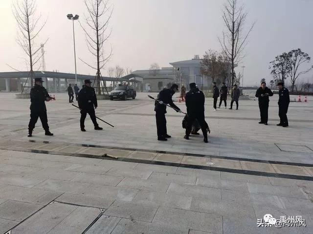 禹州市公安局特警大队开展防暴反恐应急处置演练 禹州市公安局特警大队开展防暴反恐应急处置演练