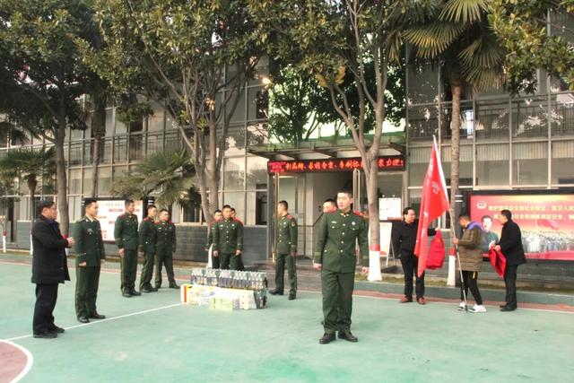 1月17日下午在河南省禹州市武警支队发生了暖心的一幕......! 1月17日下午在河南省禹州市武警支队发生了暖心的一幕......!
