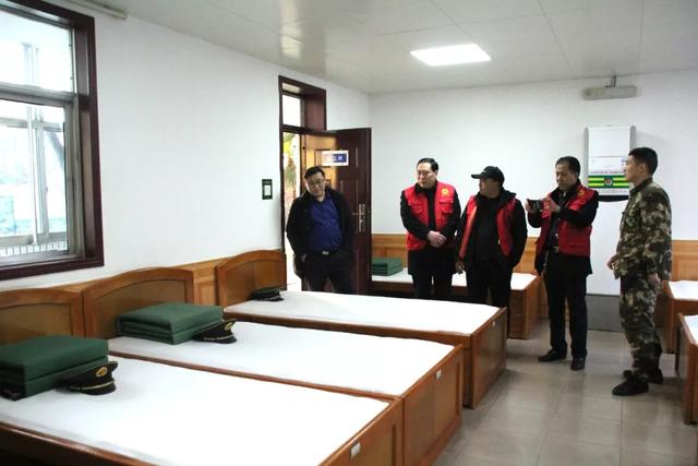1月17日下午在河南省禹州市武警支队发生了暖心的一幕......! 1月17日下午在河南省禹州市武警支队发生了暖心的一幕......!