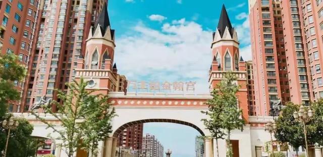 禹州万丰铂金翰宫臻藏房源震撼入市特价房5000元/㎡起限时抢! 禹州万丰铂金翰宫臻藏房源震撼入市特价房5000元/㎡起限时抢!