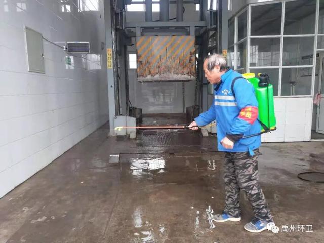 禹州环卫:干干净净迎新年 这些人“拼了” 禹州环卫:干干净净迎新年 这些人“拼了”
