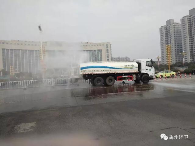 禹州环卫:干干净净迎新年 这些人“拼了” 禹州环卫:干干净净迎新年 这些人“拼了”