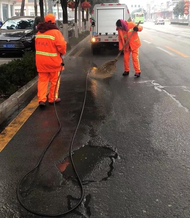 禹州环卫:干干净净迎新年 这些人“拼了” 禹州环卫:干干净净迎新年 这些人“拼了”