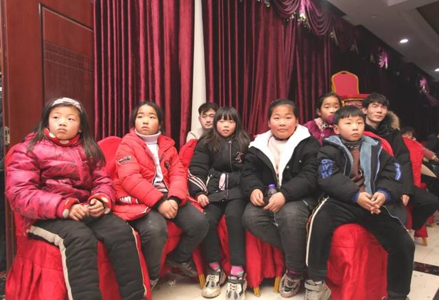 禹州市郭连镇闫楼社区春节联谊会火爆现场! 禹州市郭连镇闫楼社区春节联谊会火爆现场!