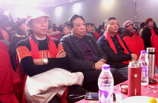 禹州市郭连镇闫楼社区春节联谊会火爆现场! 禹州市郭连镇闫楼社区春节联谊会火爆现场!