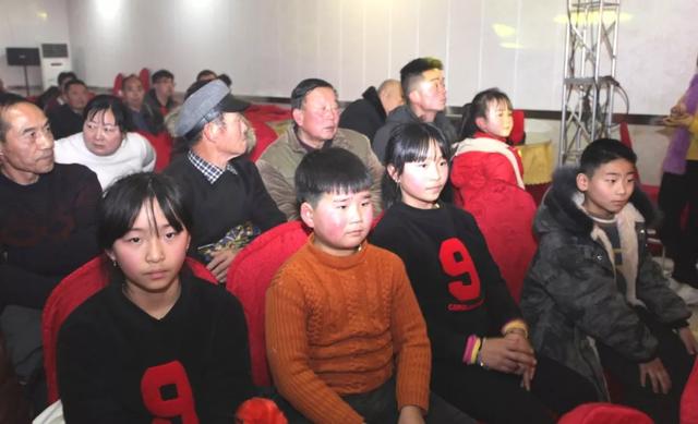禹州市郭连镇闫楼社区春节联谊会火爆现场! 禹州市郭连镇闫楼社区春节联谊会火爆现场!