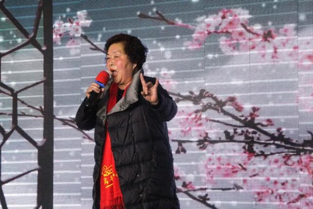 禹州市郭连镇闫楼社区春节联谊会火爆现场! 禹州市郭连镇闫楼社区春节联谊会火爆现场!