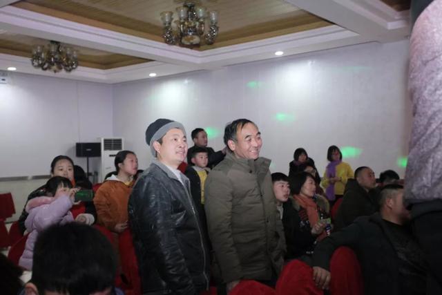 禹州市郭连镇闫楼社区春节联谊会火爆现场! 禹州市郭连镇闫楼社区春节联谊会火爆现场!