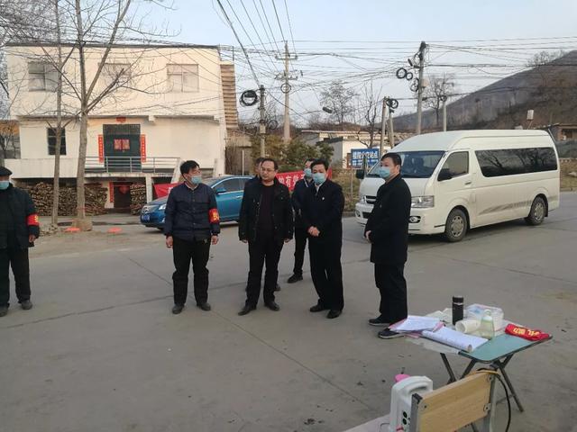 充分发挥党员先锋模范作用 坚决打好打赢疫情防控阻击战 充分发挥党员先锋模范作用 坚决打好打赢疫情防控阻击战
