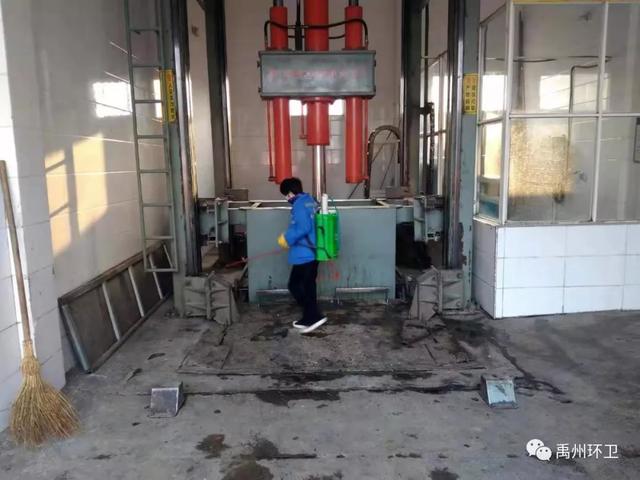 禹州环卫:静默坚守岗位,清洁消毒城市,共同阻击疫情 禹州环卫:静默坚守岗位,清洁消毒城市,共同阻击疫情
