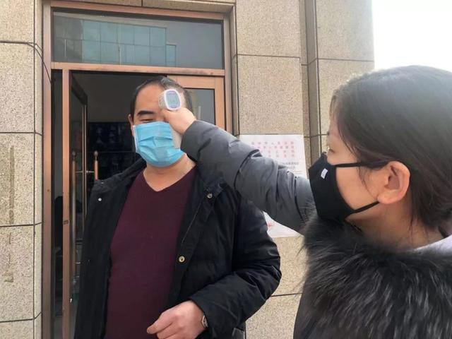 防疫一线,你有你的“硬核”村长,俺有俺的“铁汉”物业 防疫一线,你有你的“硬核”村长,俺有俺的“铁汉”物业