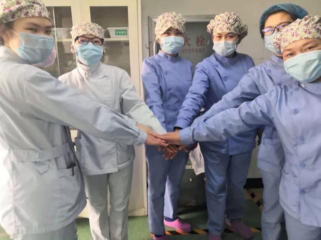 禹州市中心医院ICU白衣战士用爱坚守阵地 禹州市中心医院ICU白衣战士用爱坚守阵地