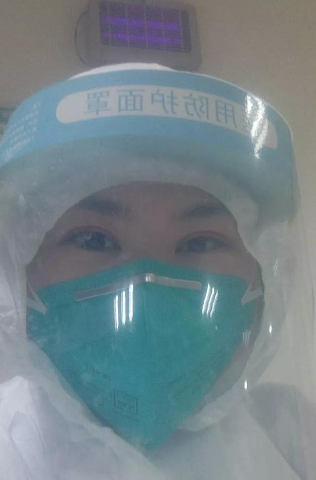禹州二院第一批医护人员圆满完成任务走出隔离病区 禹州二院第一批医护人员圆满完成任务走出隔离病区