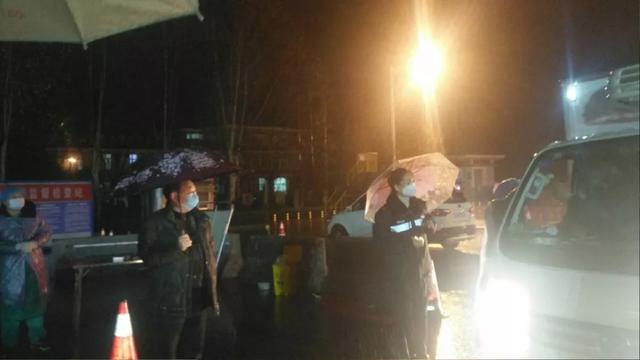 坚韧值守,无悔托付,愿以此身长守禹州安宁 坚韧值守,无悔托付,愿以此身长守禹州安宁