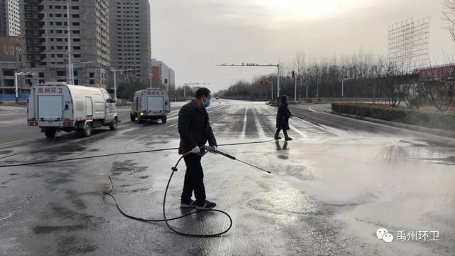 禹州环卫:第一时间恢复交通卡点卫生常态 迅速清理周边环境治理 禹州环卫:第一时间恢复交通卡点卫生常态 迅速清理周边环境治理
