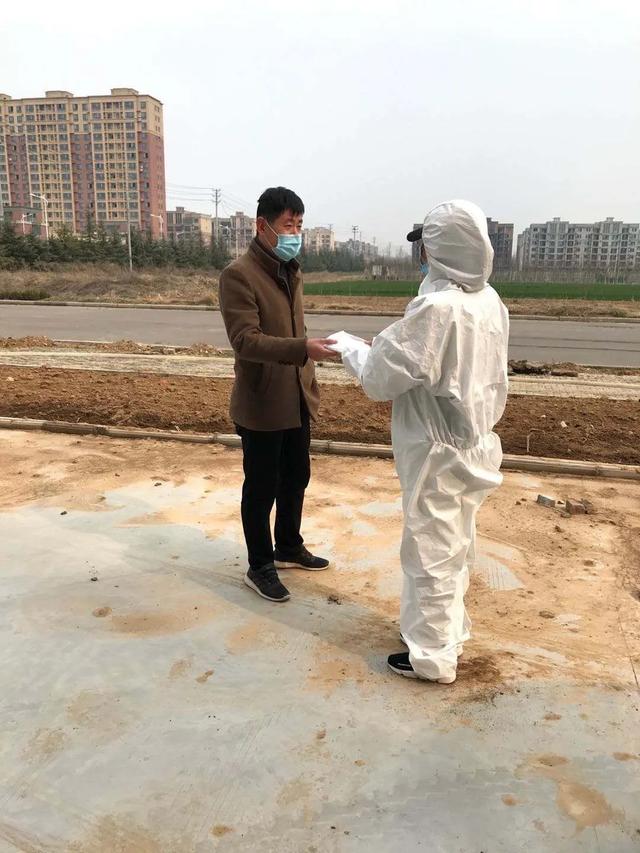 约20000个口罩发放完毕！金石星河湾为业主出行保驾护航！