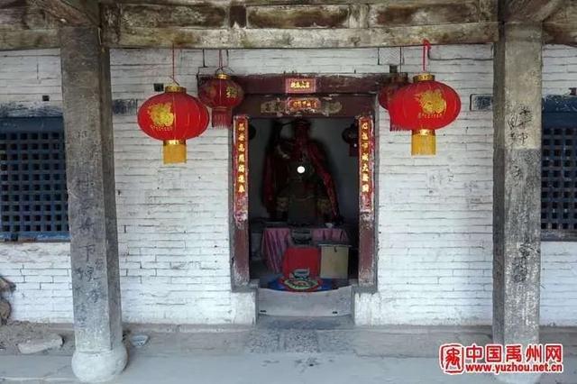 禹州朱阁镇祁庄村的古槐树 禹州朱阁镇祁庄村的古槐树