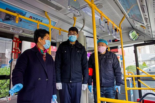 禹州公交加强防控疫情措施,让市民安心乘车 禹州公交加强防控疫情措施,让市民安心乘车
