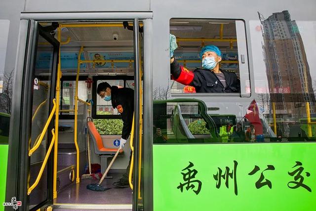 禹州公交加强防控疫情措施,让市民安心乘车 禹州公交加强防控疫情措施,让市民安心乘车