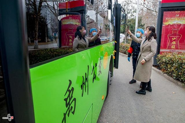 禹州公交加强防控疫情措施,让市民安心乘车 禹州公交加强防控疫情措施,让市民安心乘车
