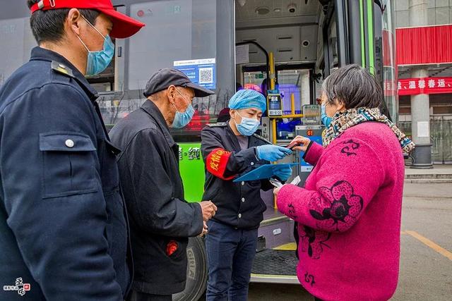 禹州公交加强防控疫情措施,让市民安心乘车 禹州公交加强防控疫情措施,让市民安心乘车