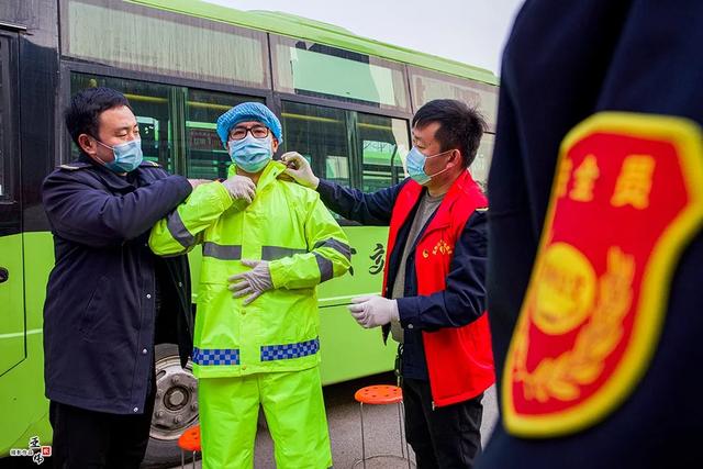禹州公交加强防控疫情措施,让市民安心乘车 禹州公交加强防控疫情措施,让市民安心乘车