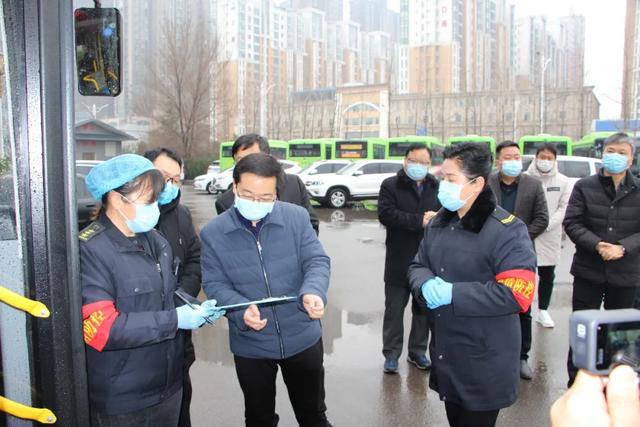 许昌市疫情防控指挥部办公室领导一行莅临禹州公交检查指导工作 许昌市疫情防控指挥部办公室领导一行莅临禹州公交检查指导工作