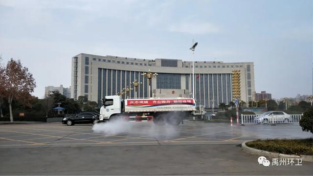 禹州环卫:及时雨后清洁 筑牢战“疫”防线 禹州环卫:及时雨后清洁 筑牢战“疫”防线