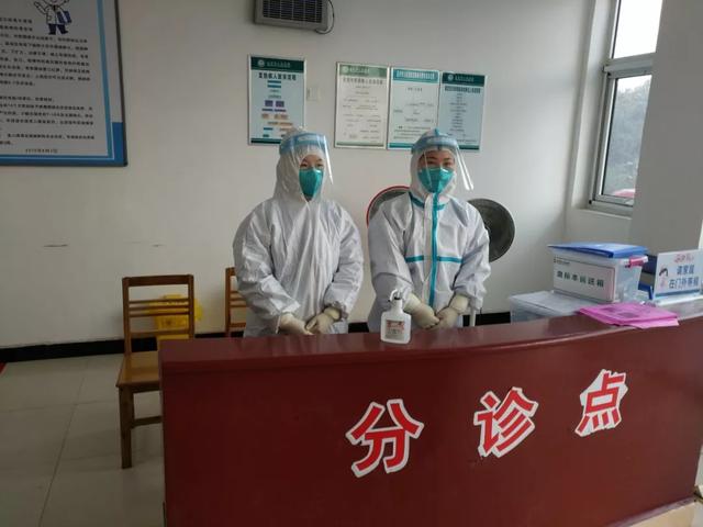 禹州二院“战士”火线入党,铮铮誓言响彻抗疫一线 禹州二院“战士”火线入党,铮铮誓言响彻抗疫一线