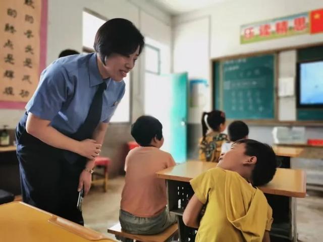 禹州检察:“三八节” 特刊致敬我院辛勤工作的女干警 禹州检察:“三八节” 特刊致敬我院辛勤工作的女干警