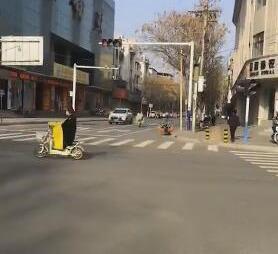 禹州单行道改向首日,道路通畅不拥堵 禹州单行道改向首日,道路通畅不拥堵