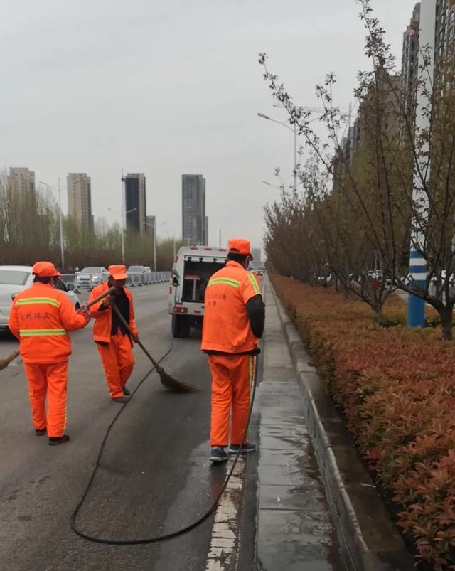 禹州环卫:开展爱国卫生活动 营造洁净城区环境 禹州环卫:开展爱国卫生活动 营造洁净城区环境