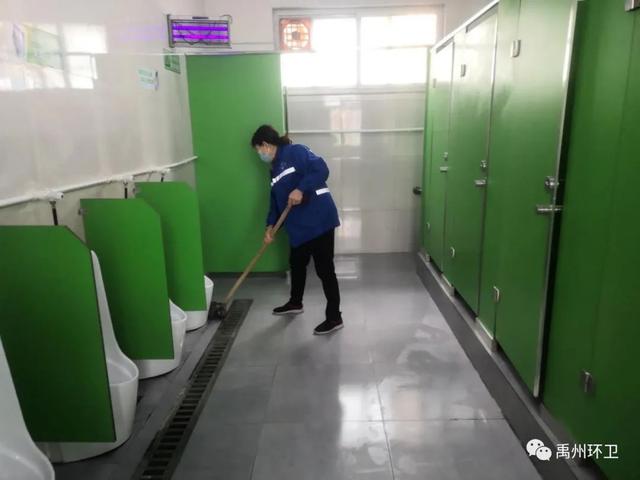 禹州环卫:开展爱国卫生活动 营造洁净城区环境 禹州环卫:开展爱国卫生活动 营造洁净城区环境