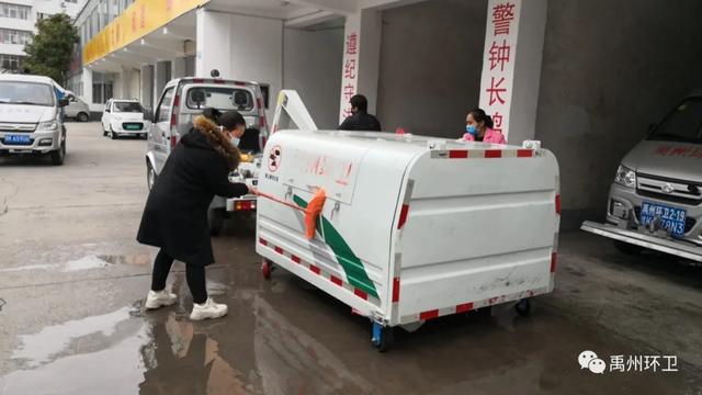 禹州环卫:开展爱国卫生活动 营造洁净城区环境 禹州环卫:开展爱国卫生活动 营造洁净城区环境