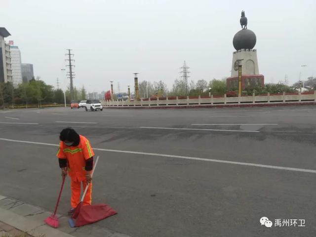 禹州环卫:用高标准开展城市清洁行动,以洁净舒心的环境迎接援鄂英雄凯旋回家 禹州环卫:用高标准开展城市清洁行动,以洁净舒心的环境迎接援鄂英雄凯旋回家