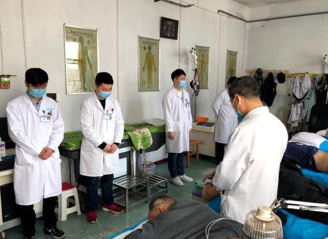 禹州二院举行默哀式 深切悼念新冠肺炎疫情牺牲烈士和逝世同胞 禹州二院举行默哀式 深切悼念新冠肺炎疫情牺牲烈士和逝世同胞